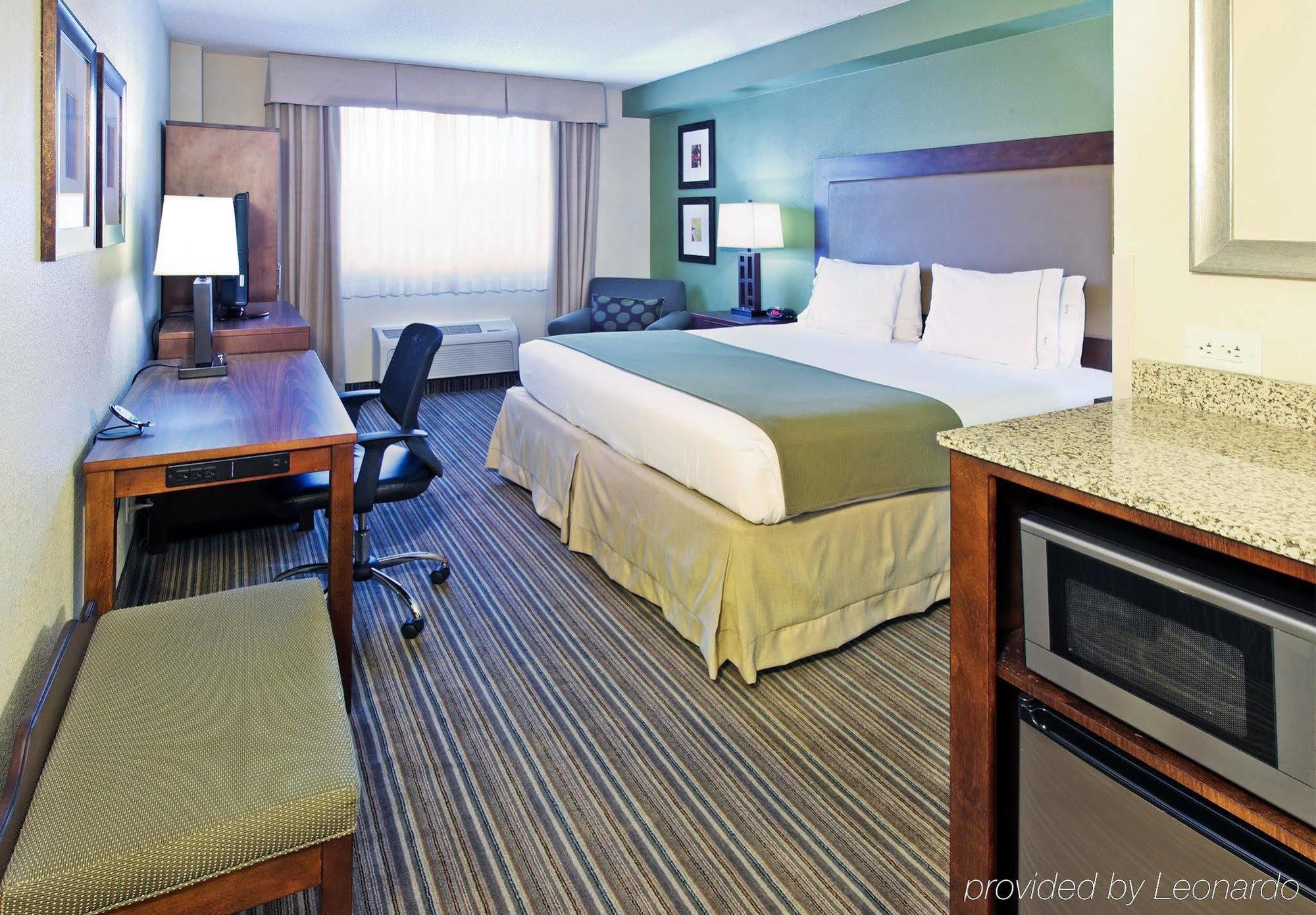 Holiday Inn Express Hotel & Suites Fort Worth Downtown, An Ihg Hotel Rum bild